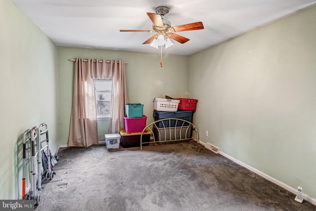 1208 WASHINGTON DRIVE