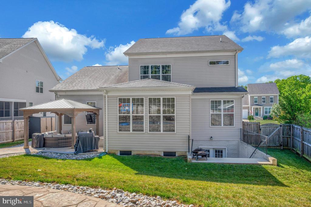 9 SUTTER DRIVE