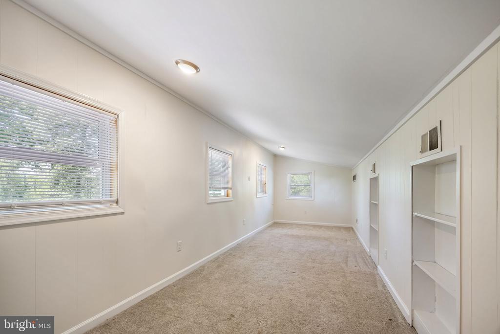 208 TELEGRAPH ROAD