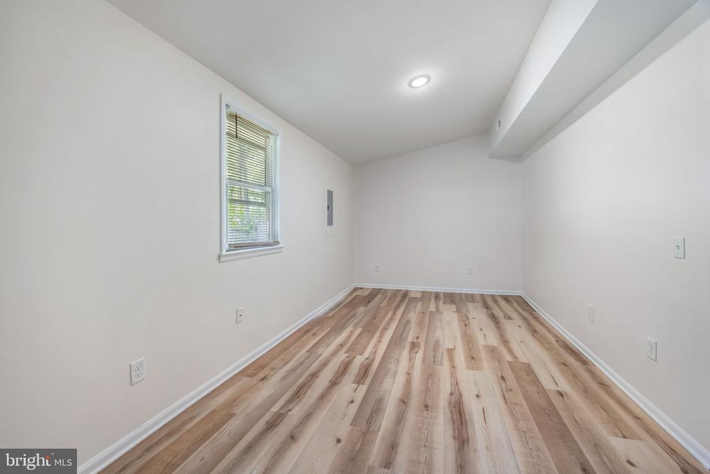 208 TELEGRAPH ROAD