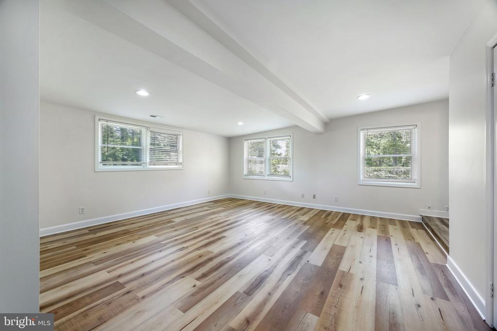 208 TELEGRAPH ROAD