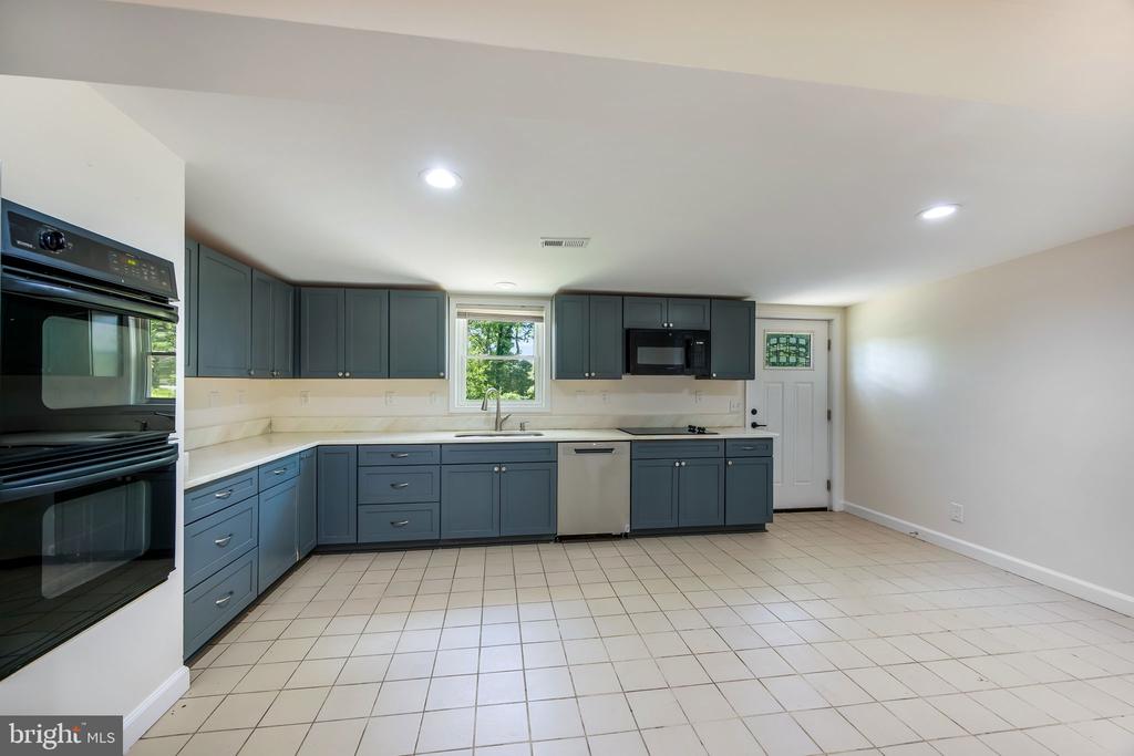 208 TELEGRAPH ROAD