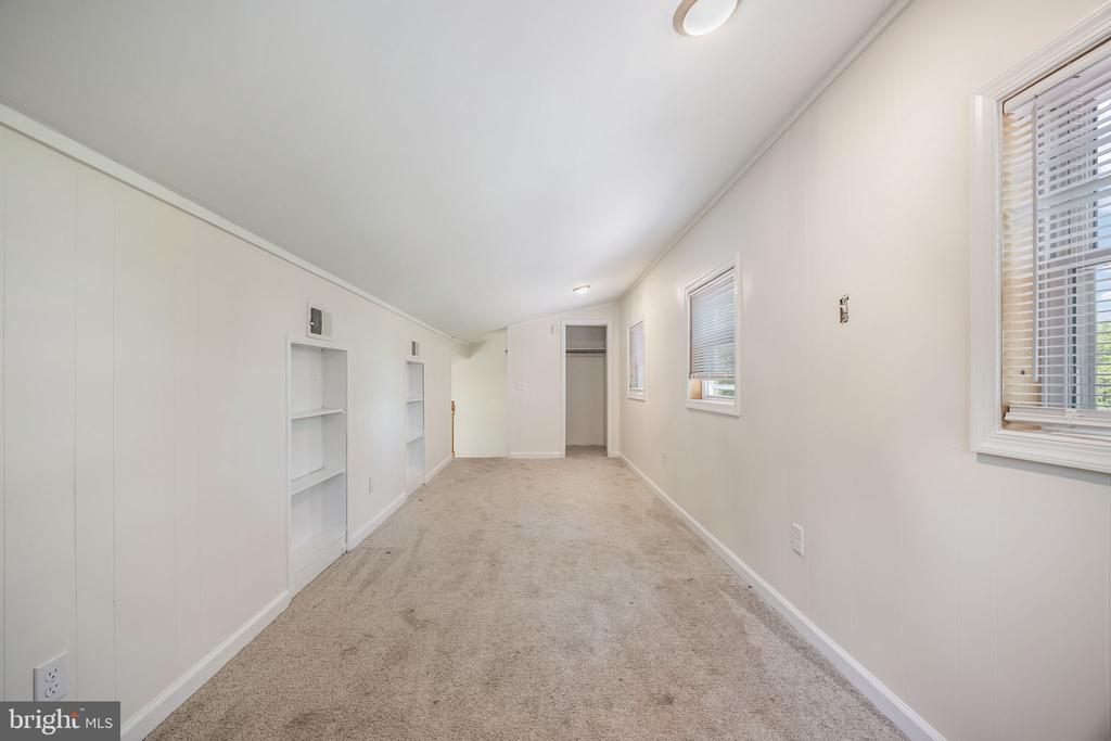208 TELEGRAPH ROAD