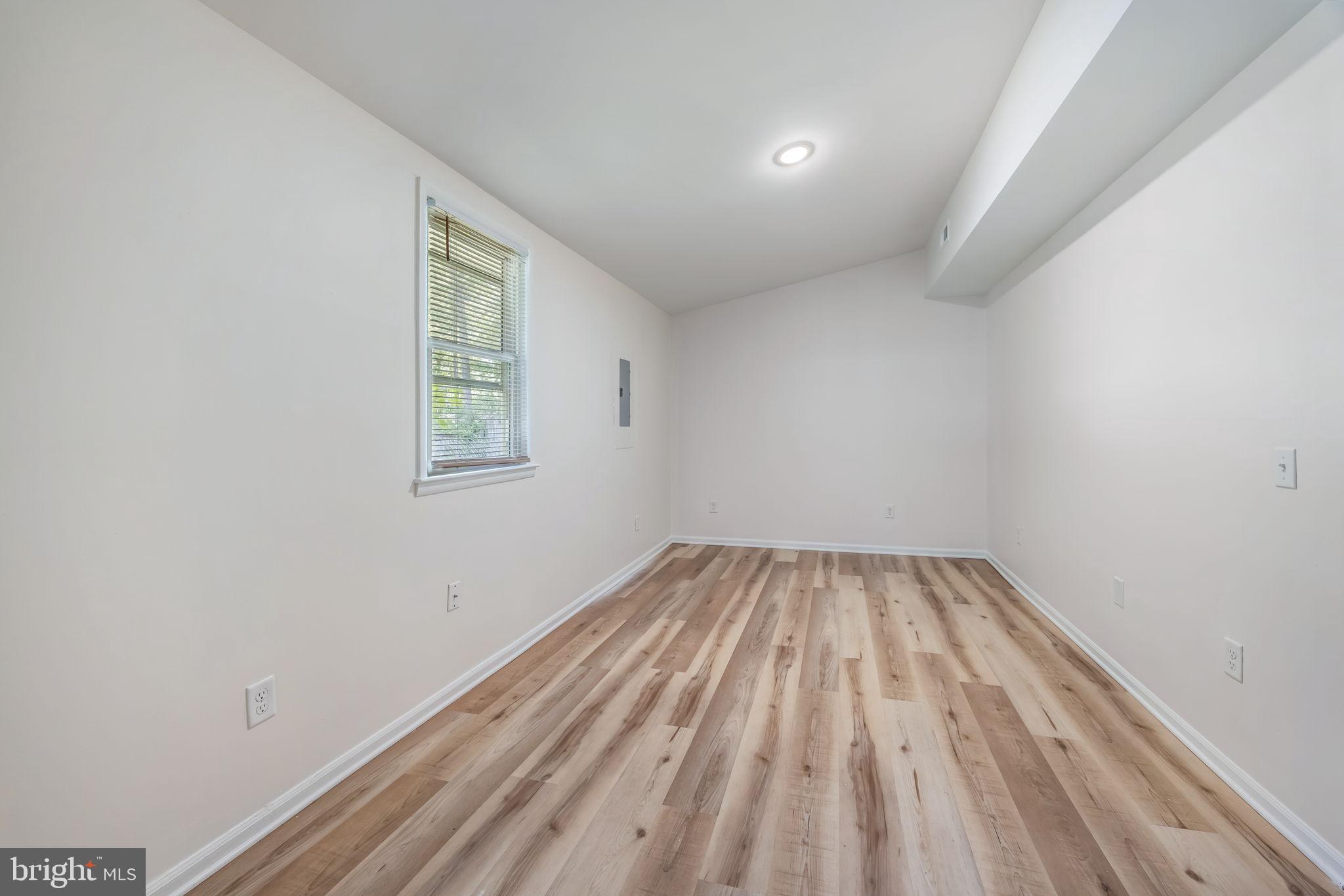 208 TELEGRAPH ROAD