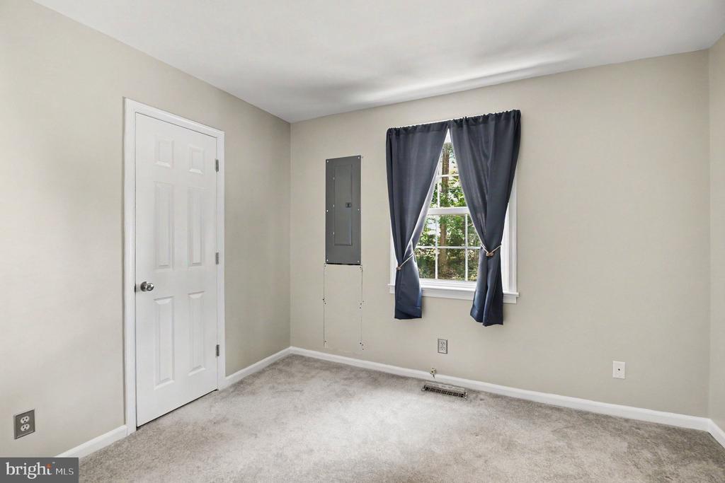 113 STRATFORD PLACE