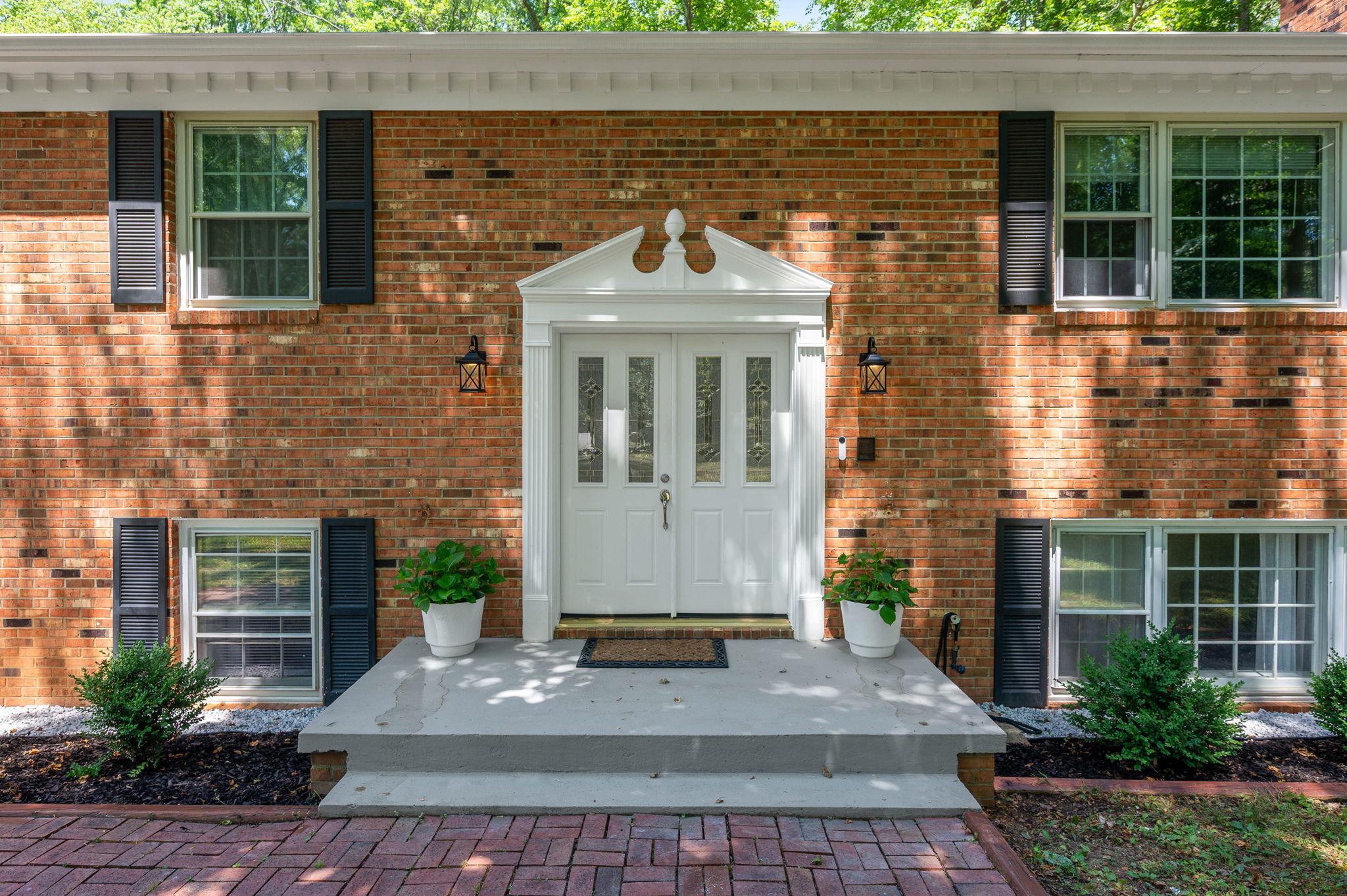 7 ROSEHAVEN STREET