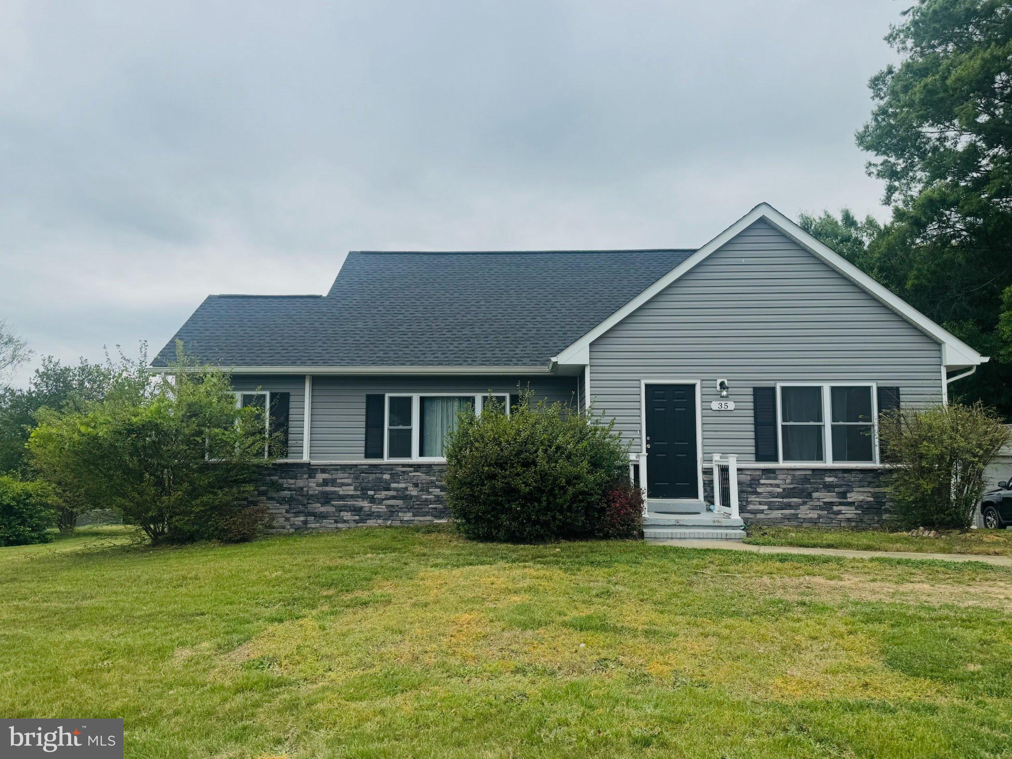 35 LEELAND ROAD