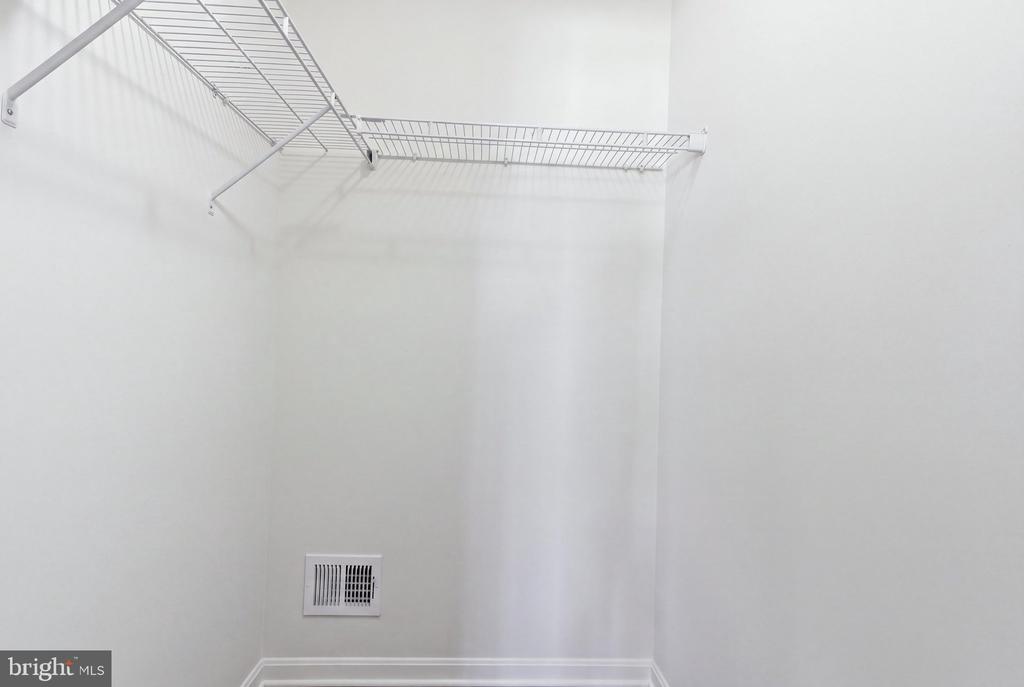 104 ARBORETUM LANE