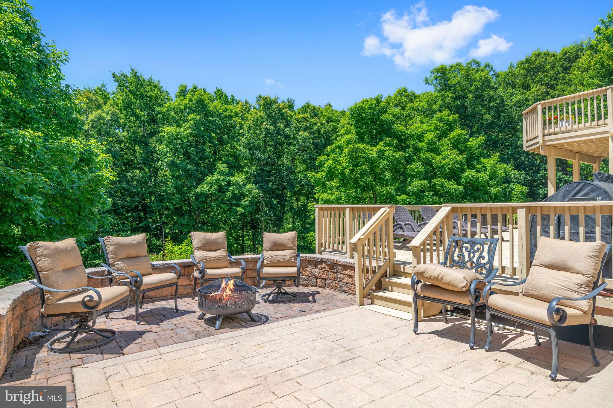 76 HIGH RIDGE DRIVE