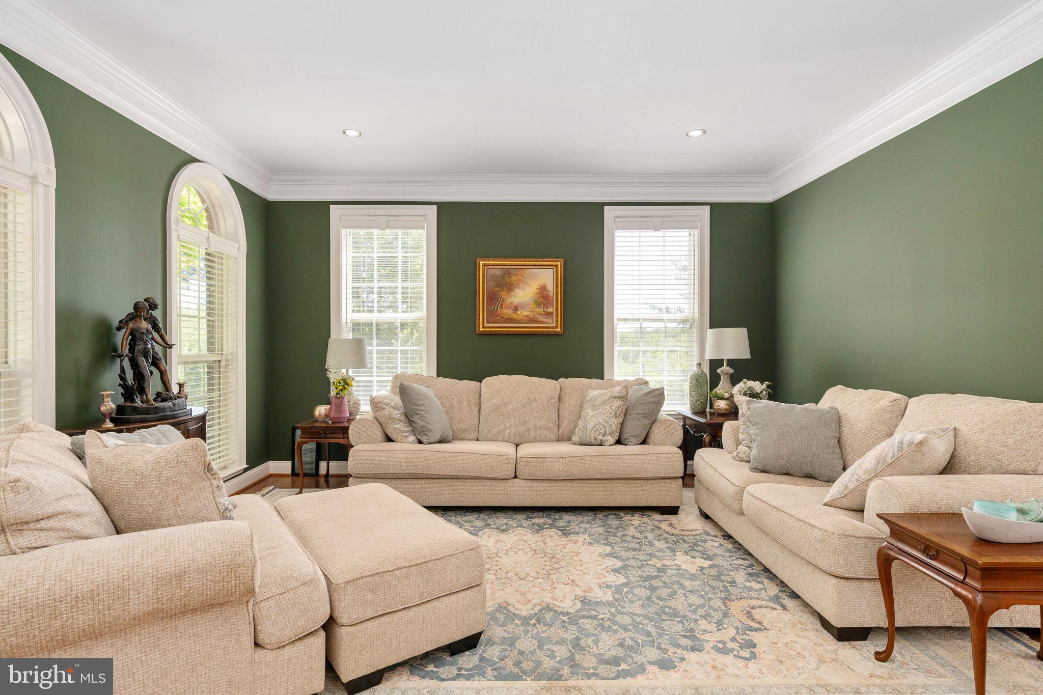 76 HIGH RIDGE DRIVE