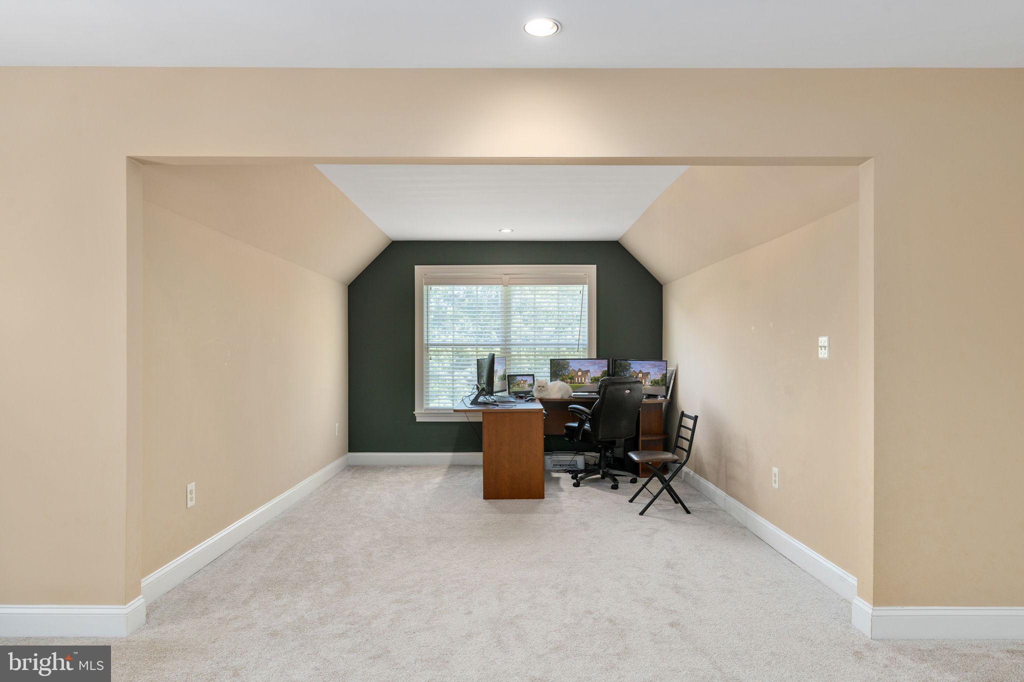 76 HIGH RIDGE DRIVE