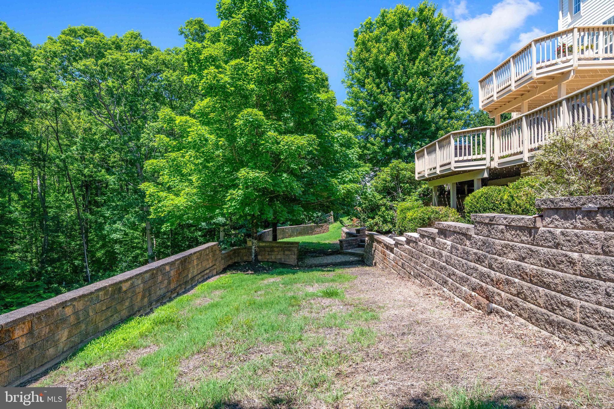 76 HIGH RIDGE DRIVE