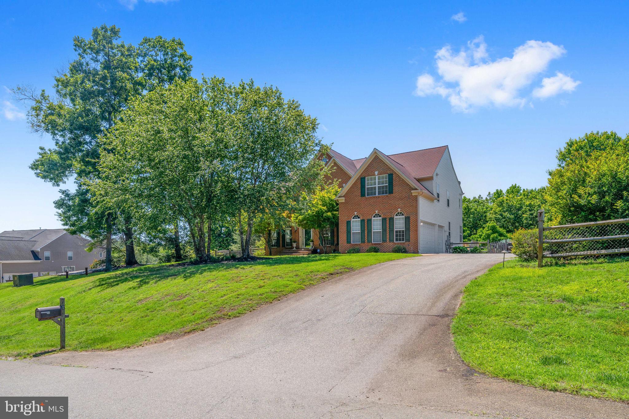 76 HIGH RIDGE DRIVE