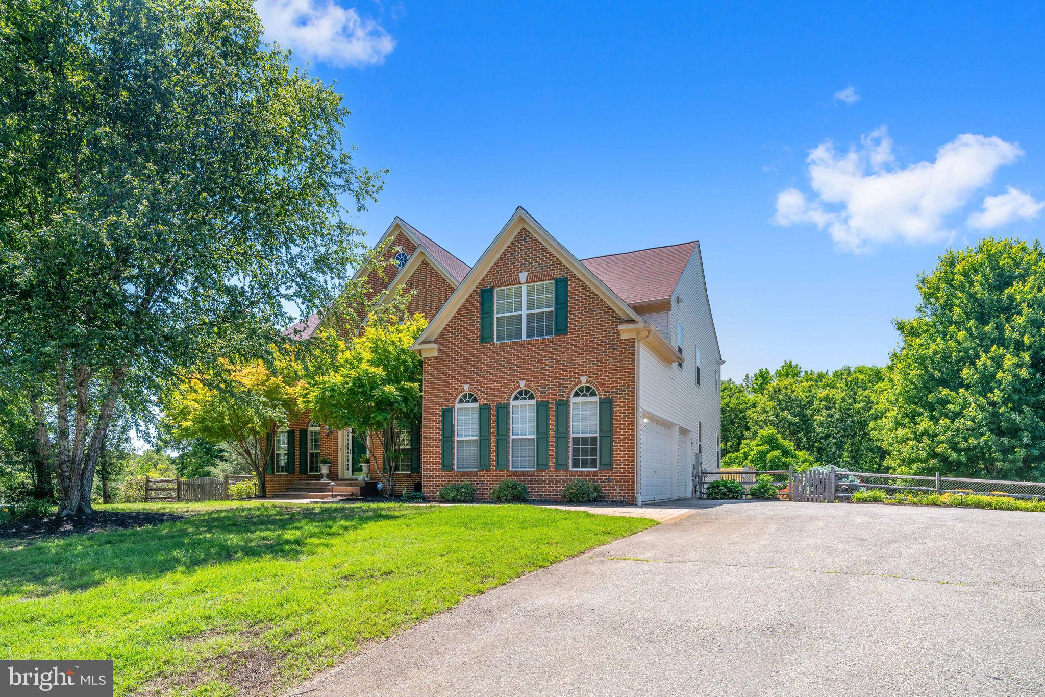 76 HIGH RIDGE DRIVE