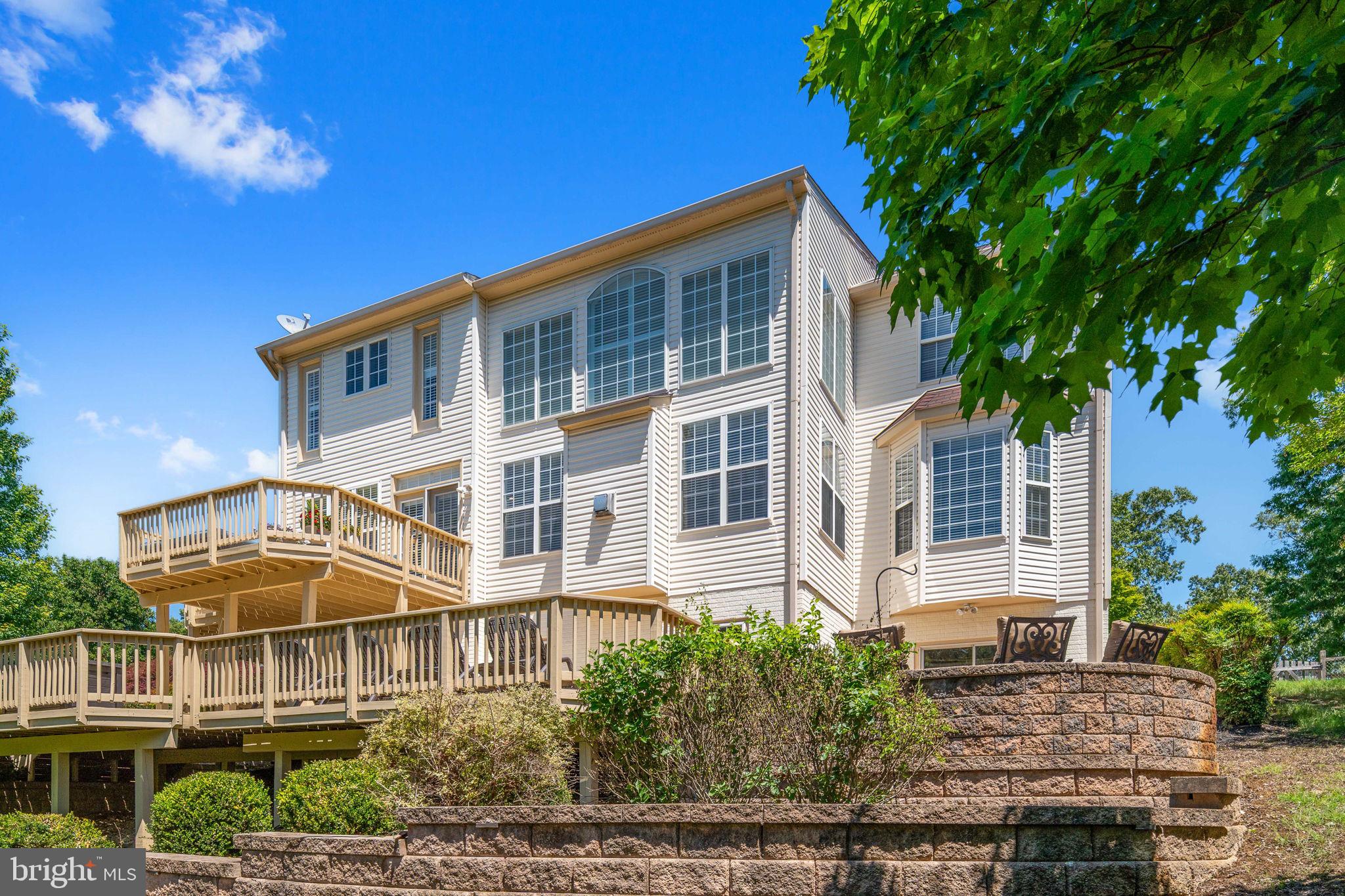 76 HIGH RIDGE DRIVE