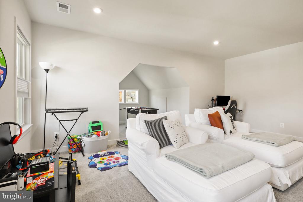 212 SOUTHERN VIEW DRIVE