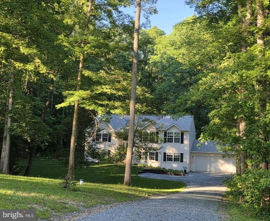 62 CASCADE LANE