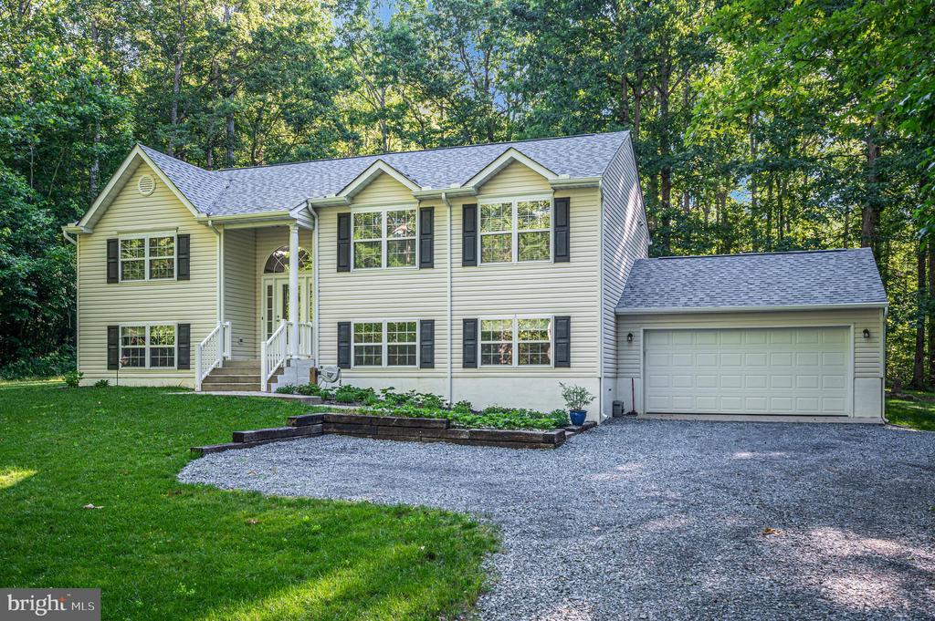 62 CASCADE LANE