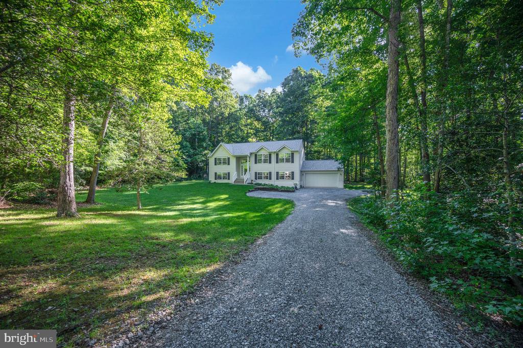 62 CASCADE LANE