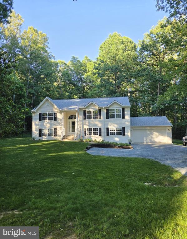 62 CASCADE LANE