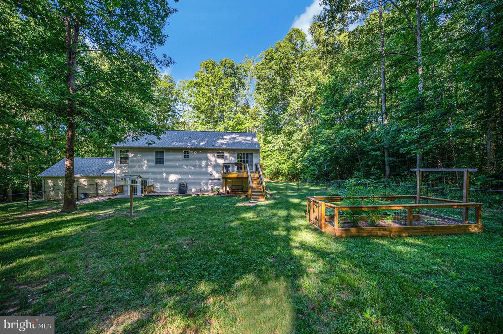 62 CASCADE LANE