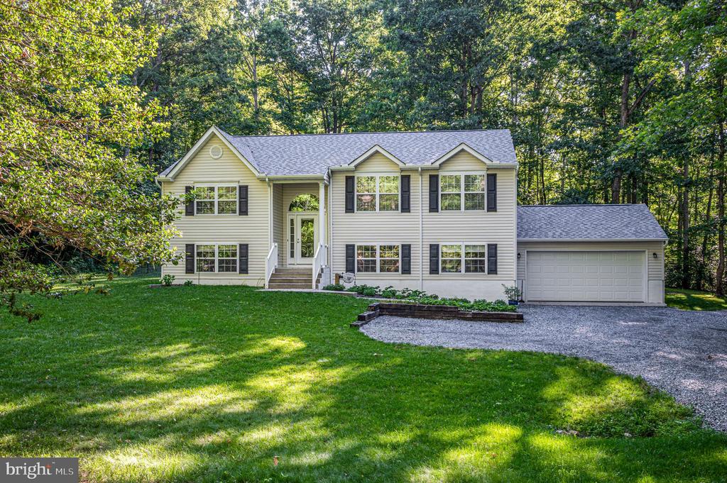 62 CASCADE LANE