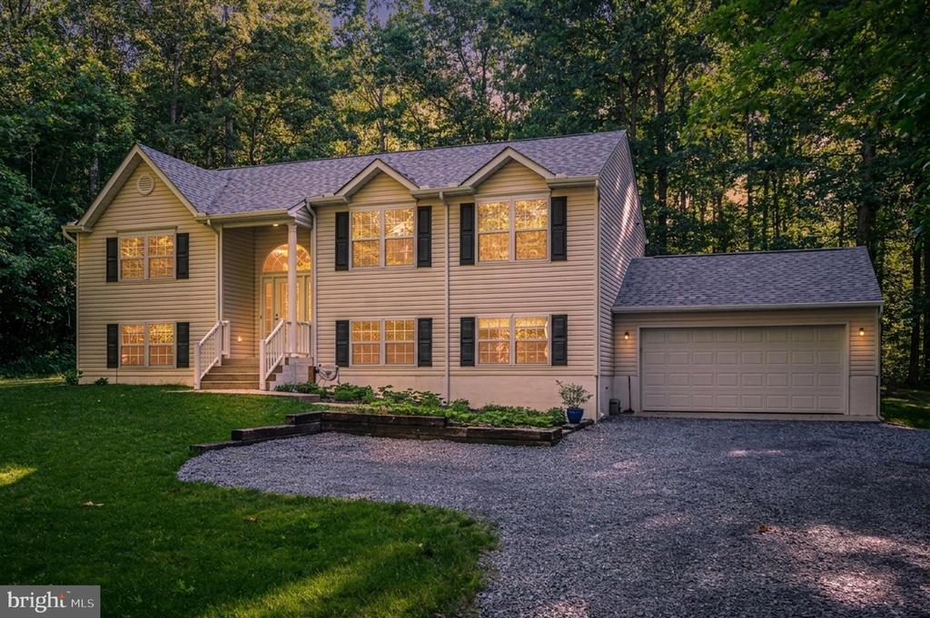 62 CASCADE LANE