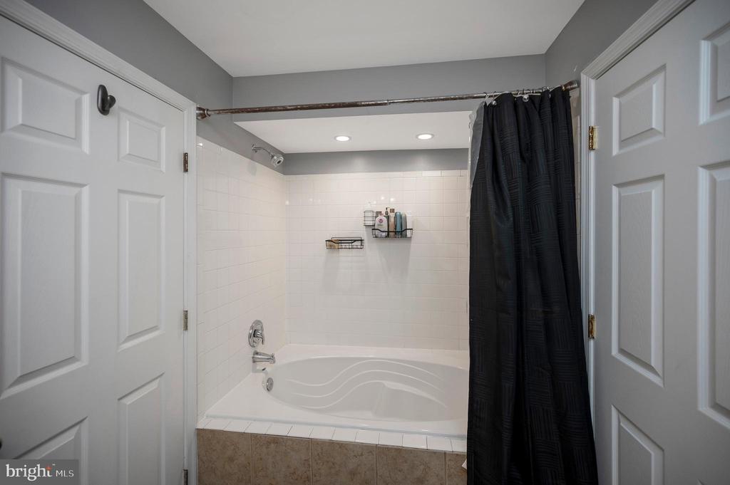 14 RIVER OAK DRIVE