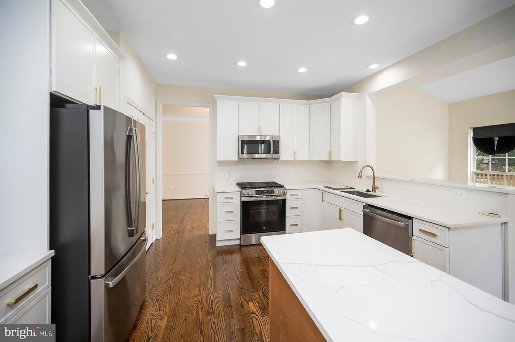 14 RIVER OAK DRIVE
