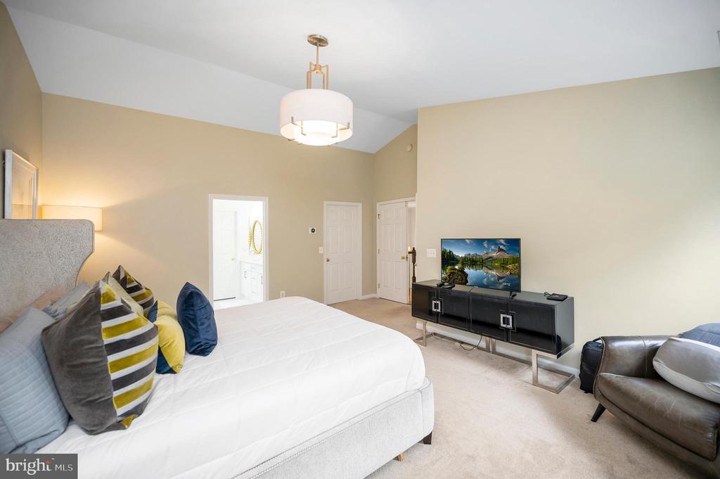 14 RIVER OAK DRIVE