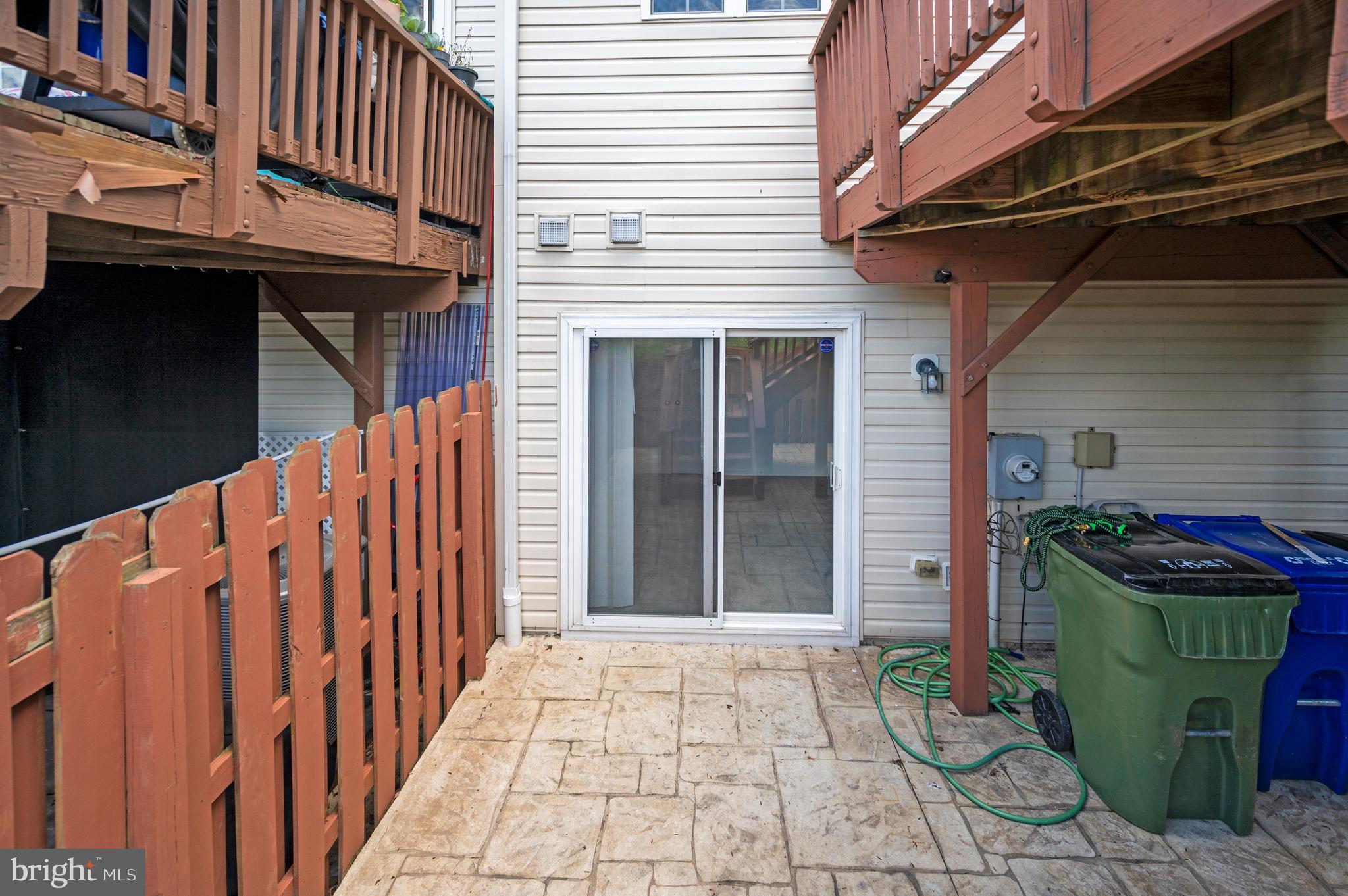 104 STINGRAY COURT