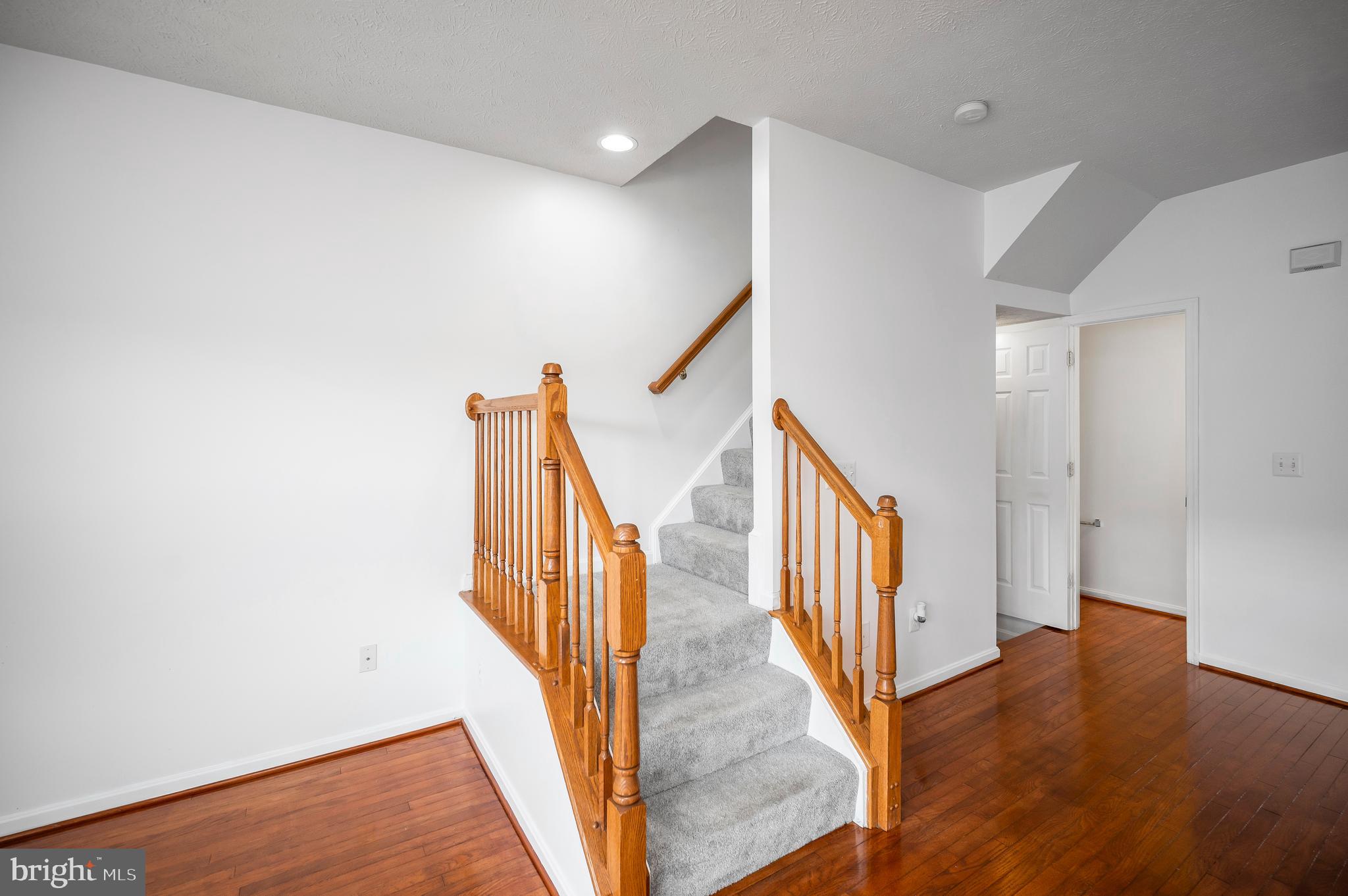 104 STINGRAY COURT