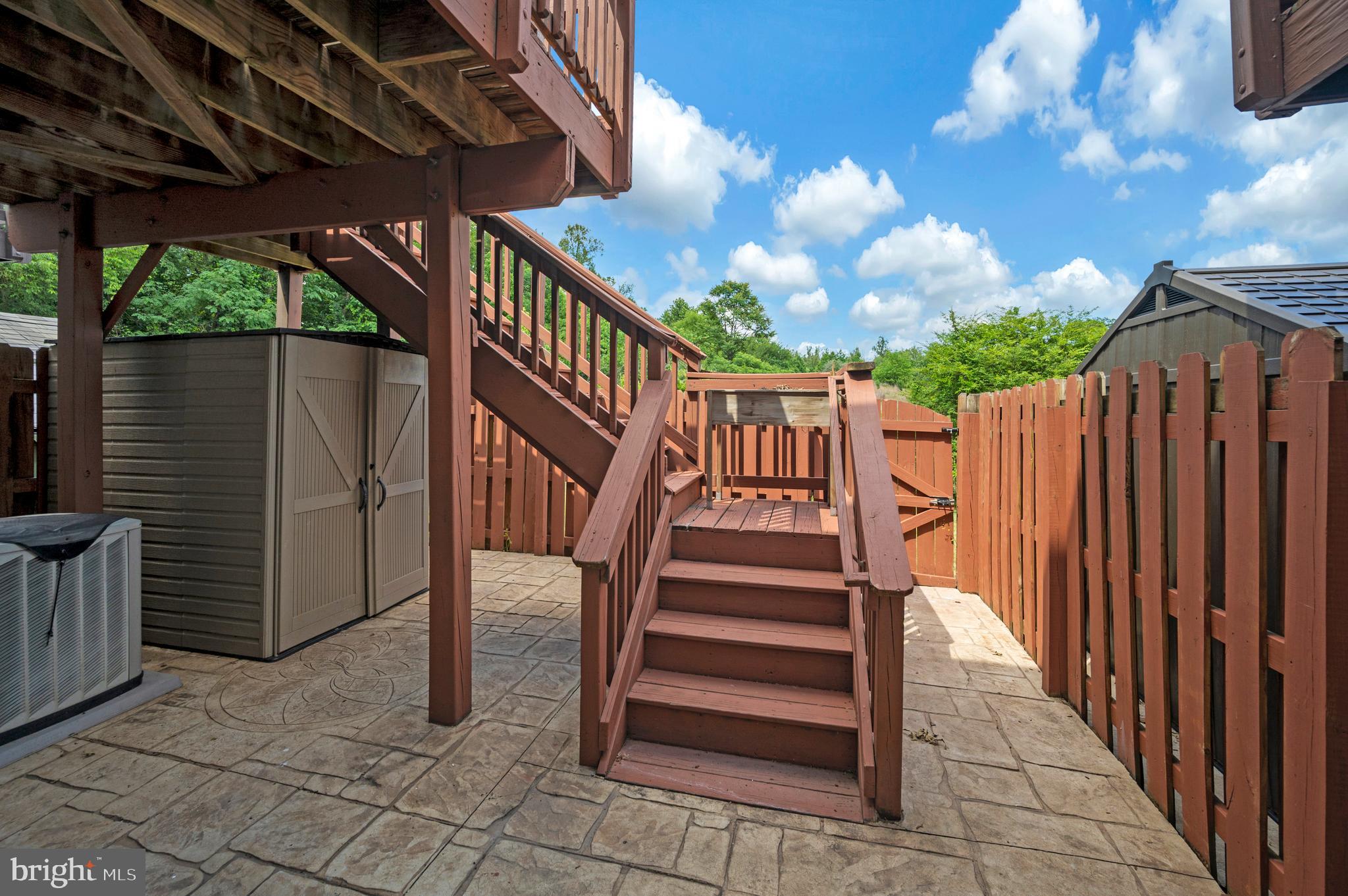 104 STINGRAY COURT