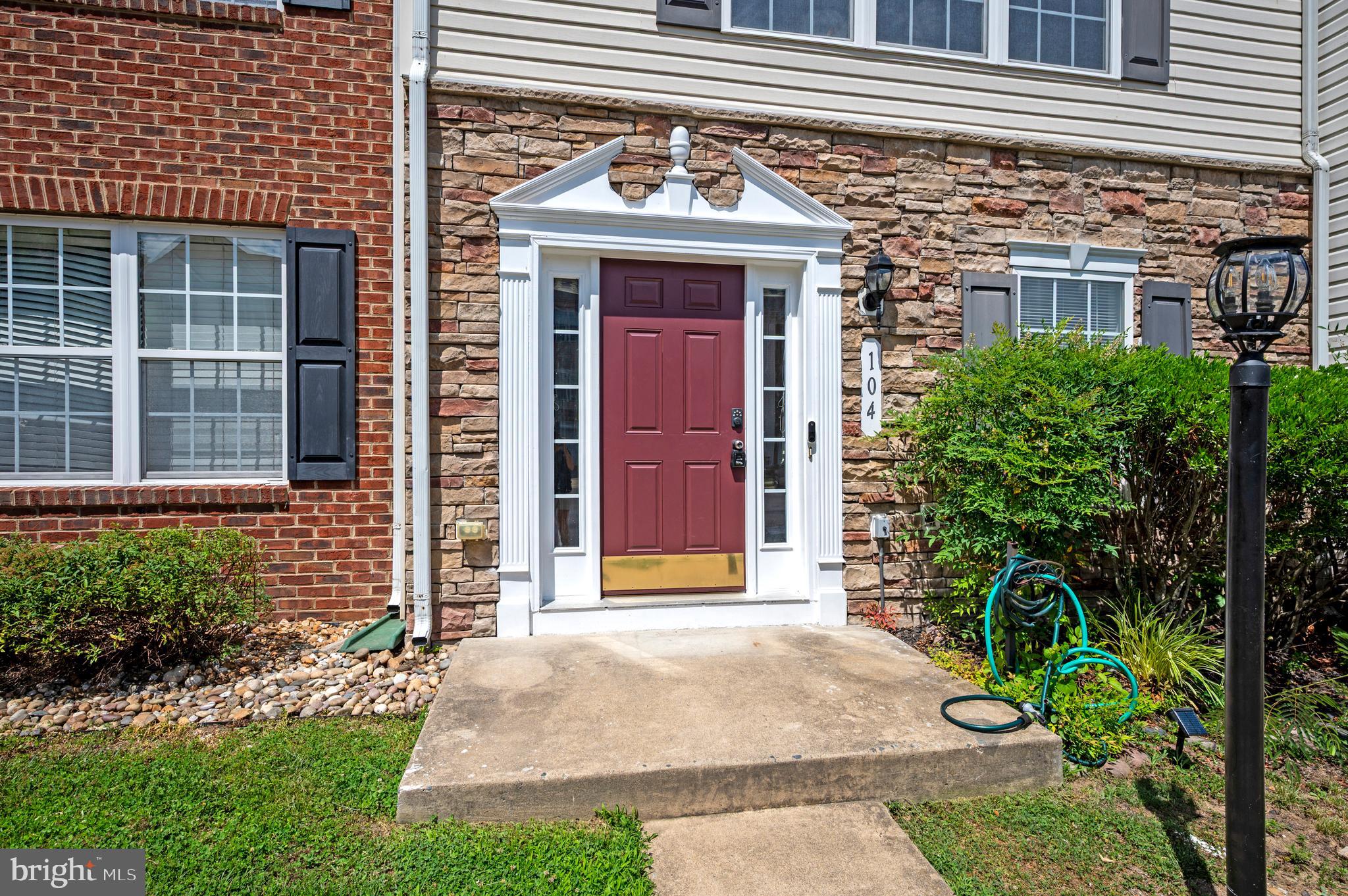 104 STINGRAY COURT