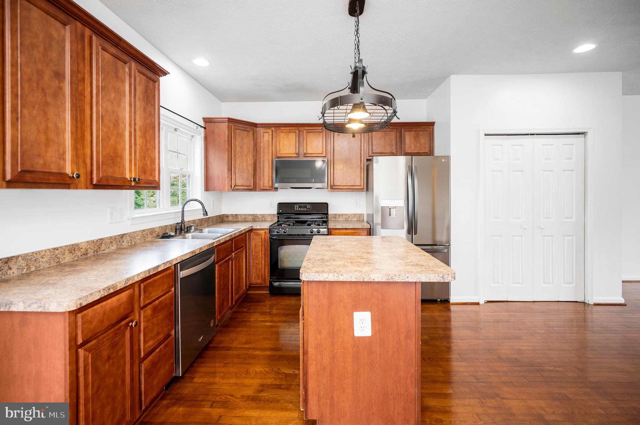 104 STINGRAY COURT