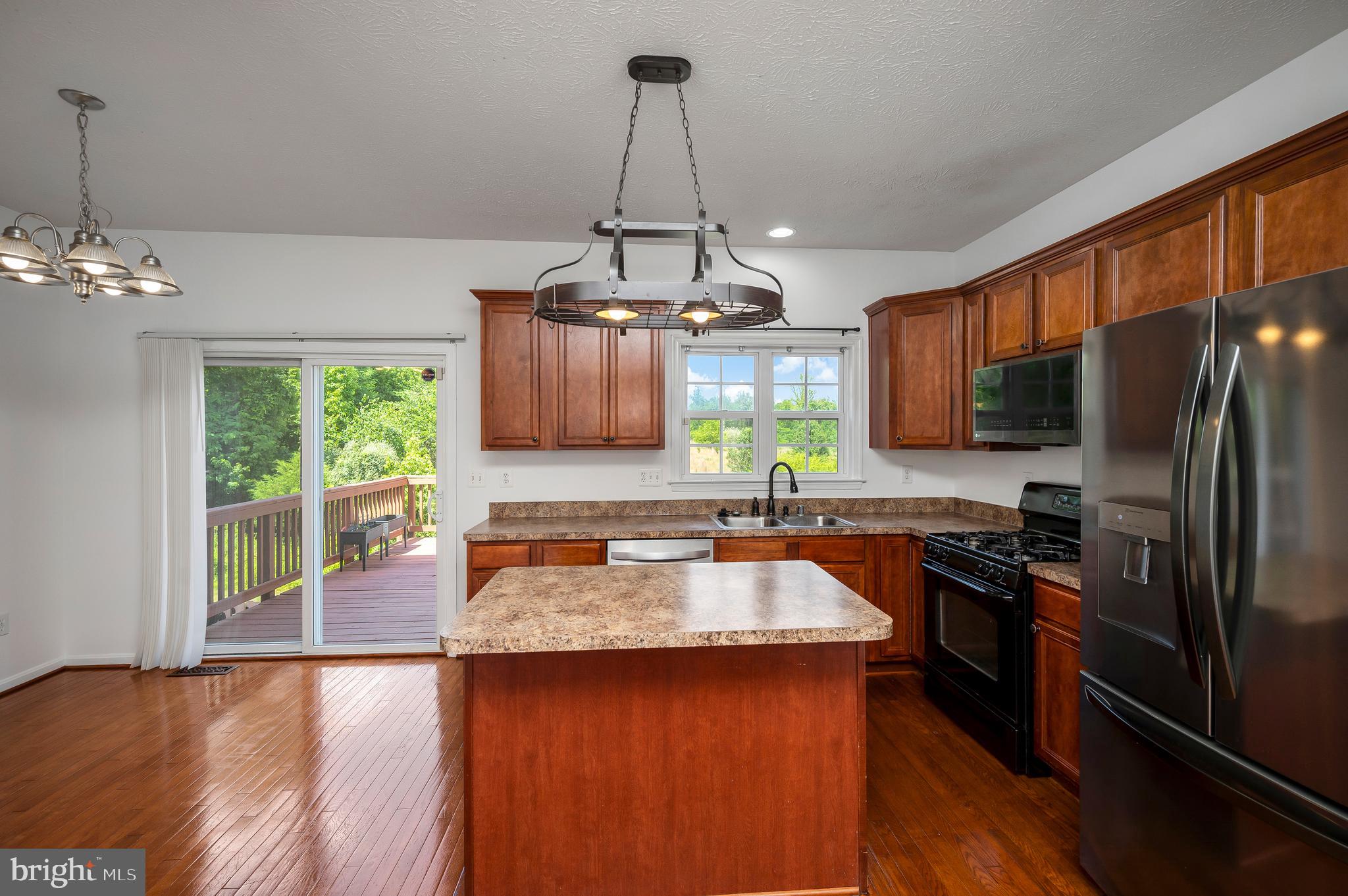 104 STINGRAY COURT
