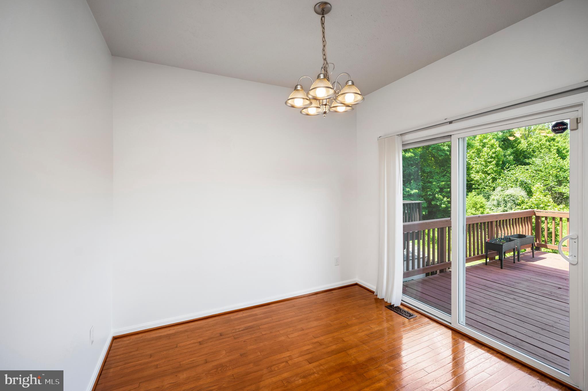 104 STINGRAY COURT