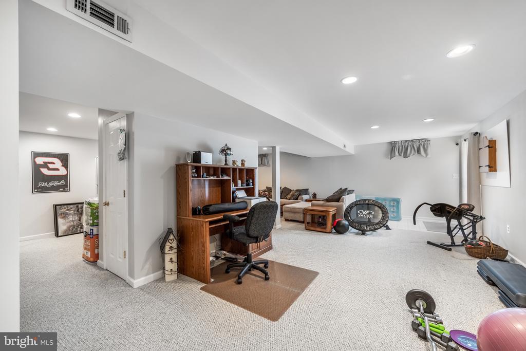 6 SAINT JOHNS COURT