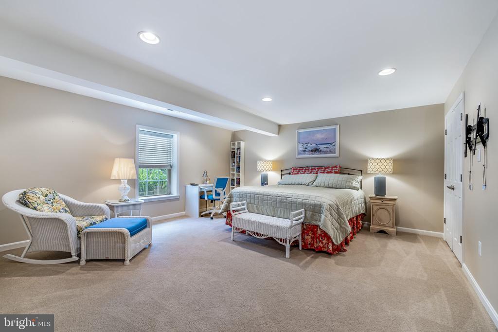 20 DEWITT ROAD