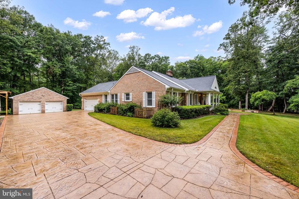 2 ABEL DRIVE