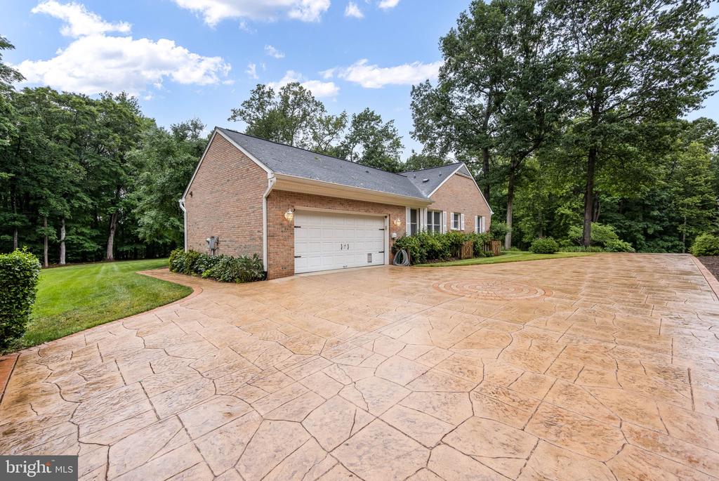 2 ABEL DRIVE