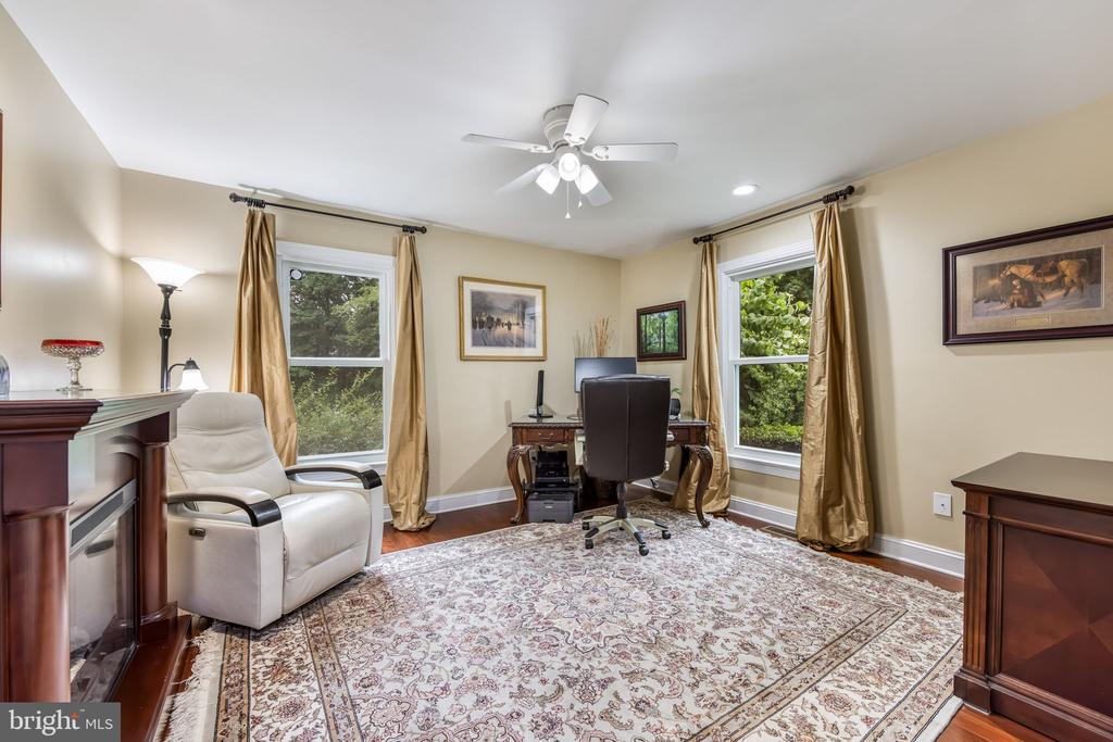 2 ABEL DRIVE