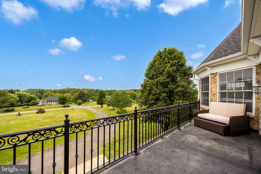 65 EQUESTRIAN DRIVE