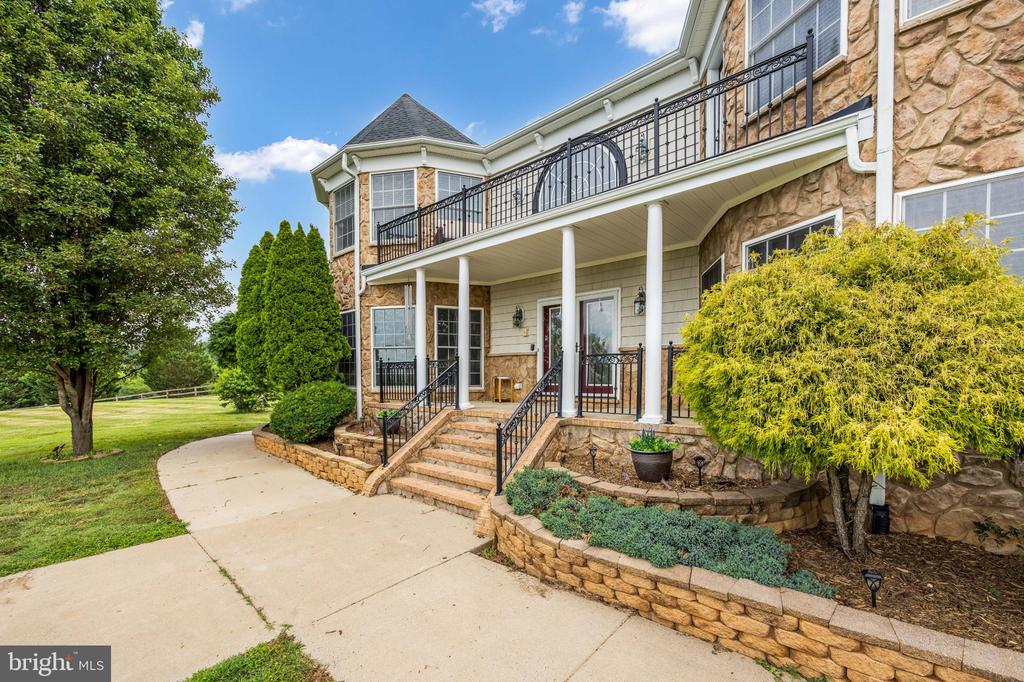 65 EQUESTRIAN DRIVE