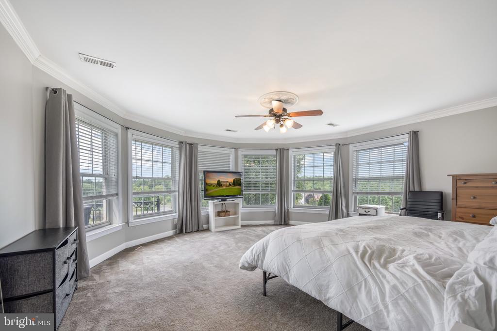 65 EQUESTRIAN DRIVE