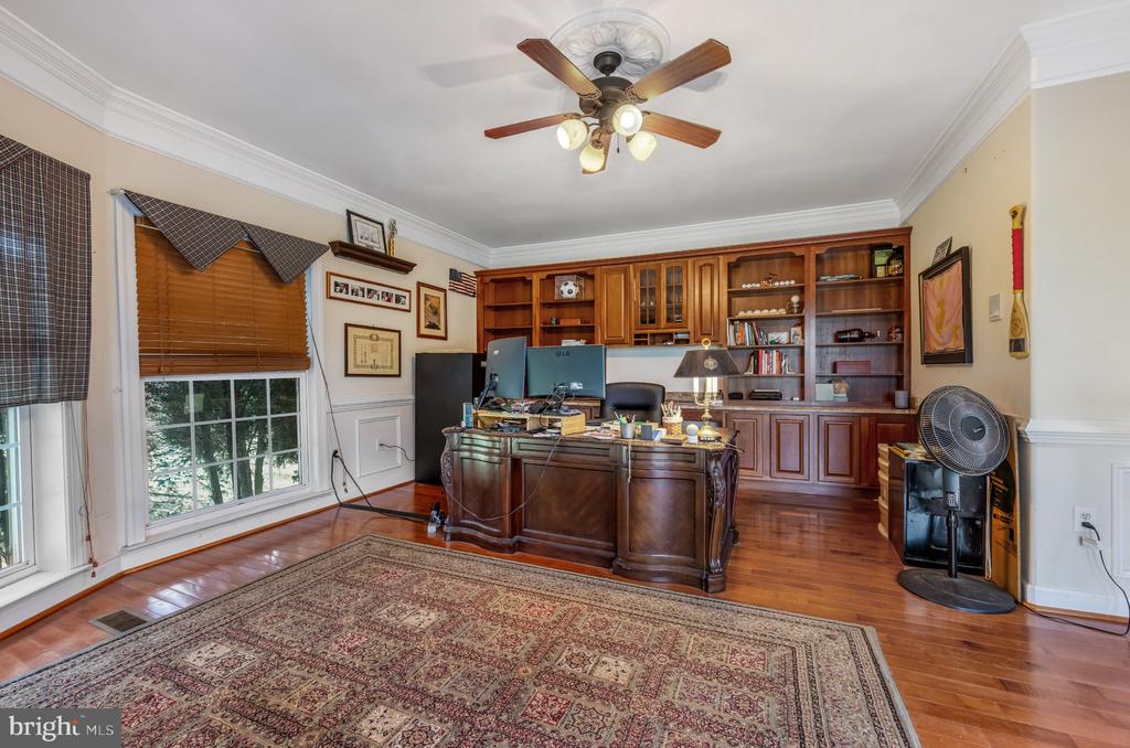 65 EQUESTRIAN DRIVE