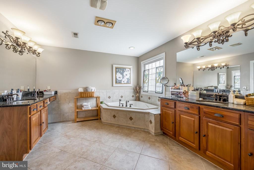 65 EQUESTRIAN DRIVE