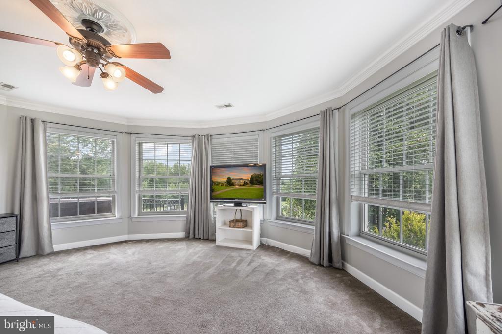65 EQUESTRIAN DRIVE