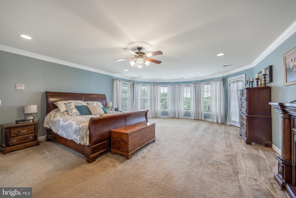 65 EQUESTRIAN DRIVE