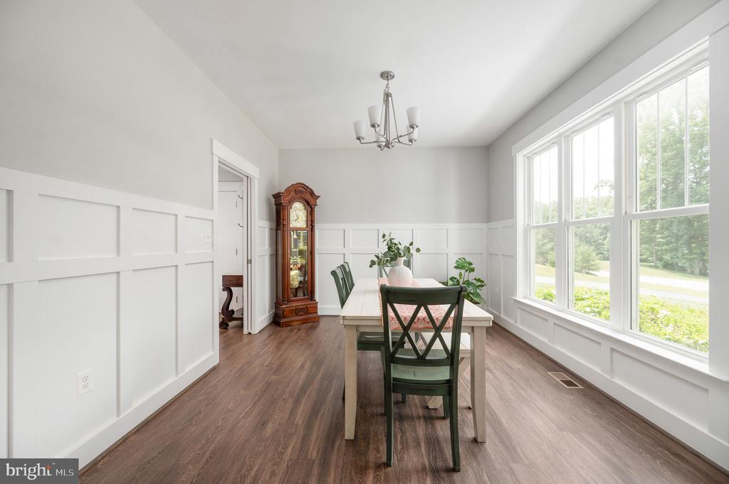 40 BOXWOOD DRIVE